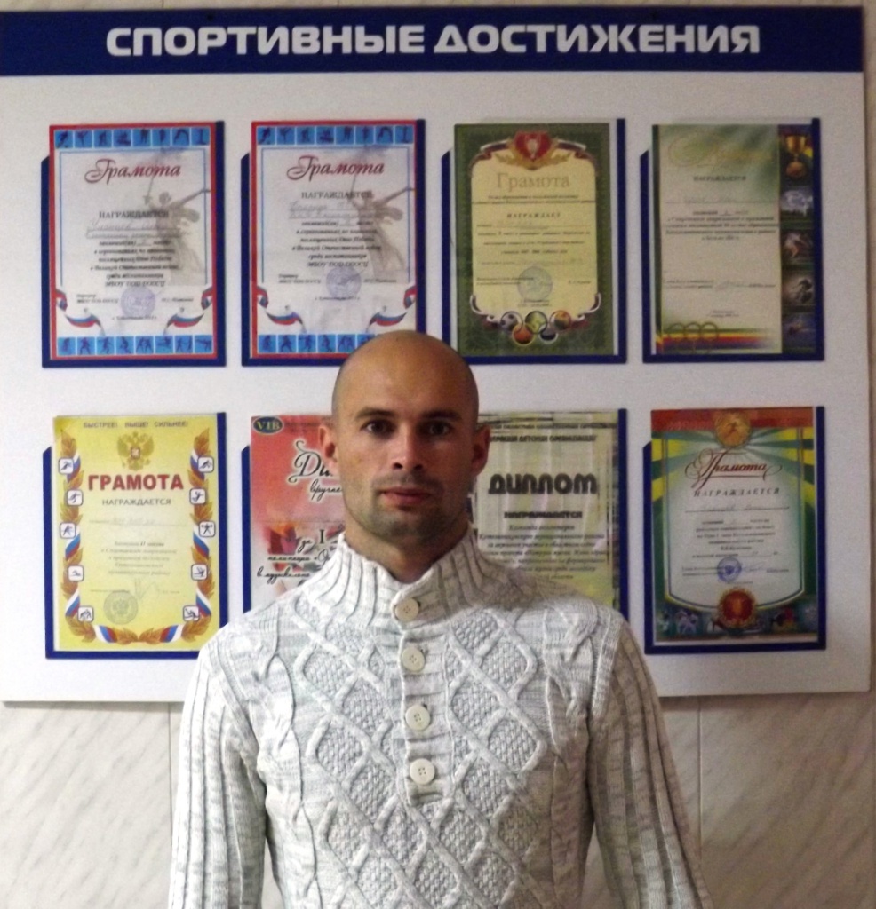 Преподаватель физической культуры, мастер спорта по вольной борьбе Шамилов Арсен Рабаданович